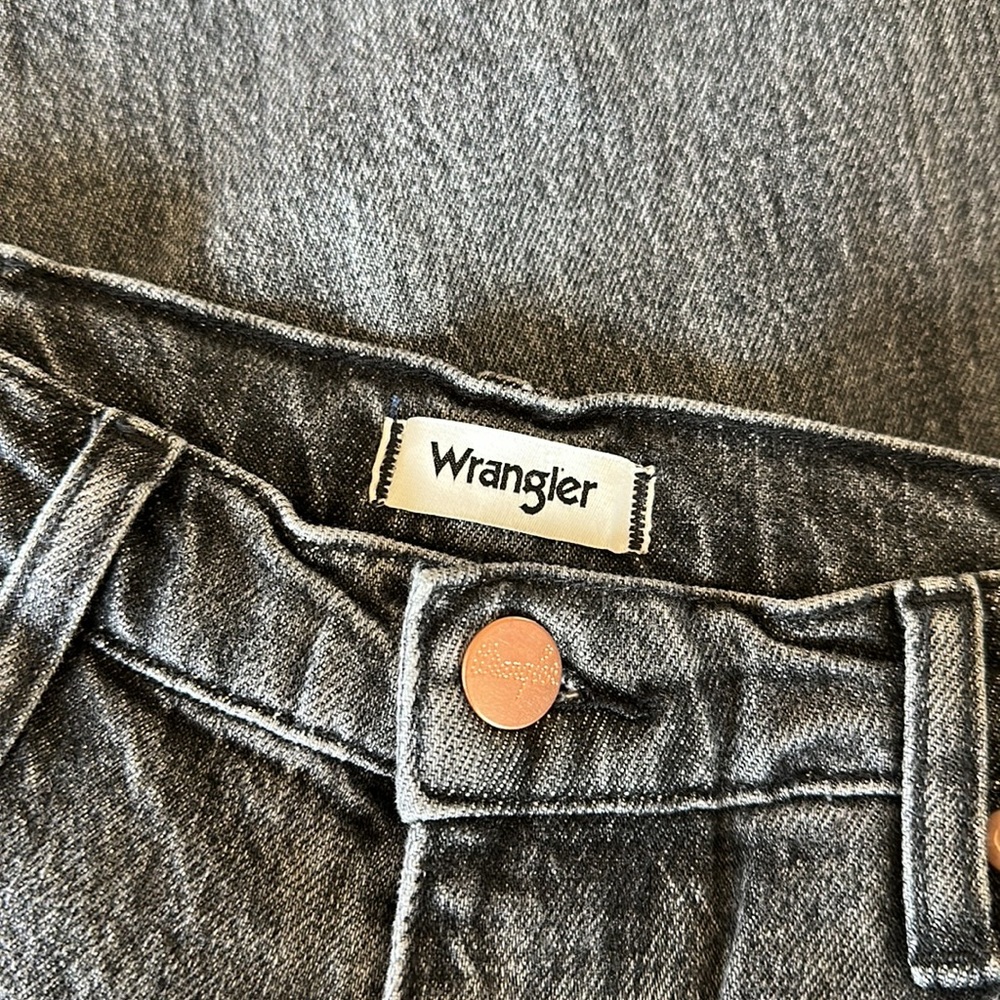 Wrangler Gray Flare Jeans - Picture 7 of 9